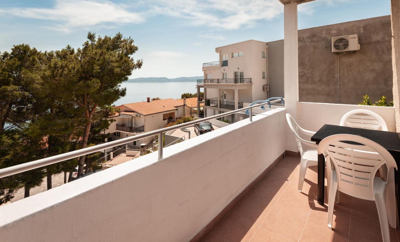 Apartments Lile Brela Exterior photo